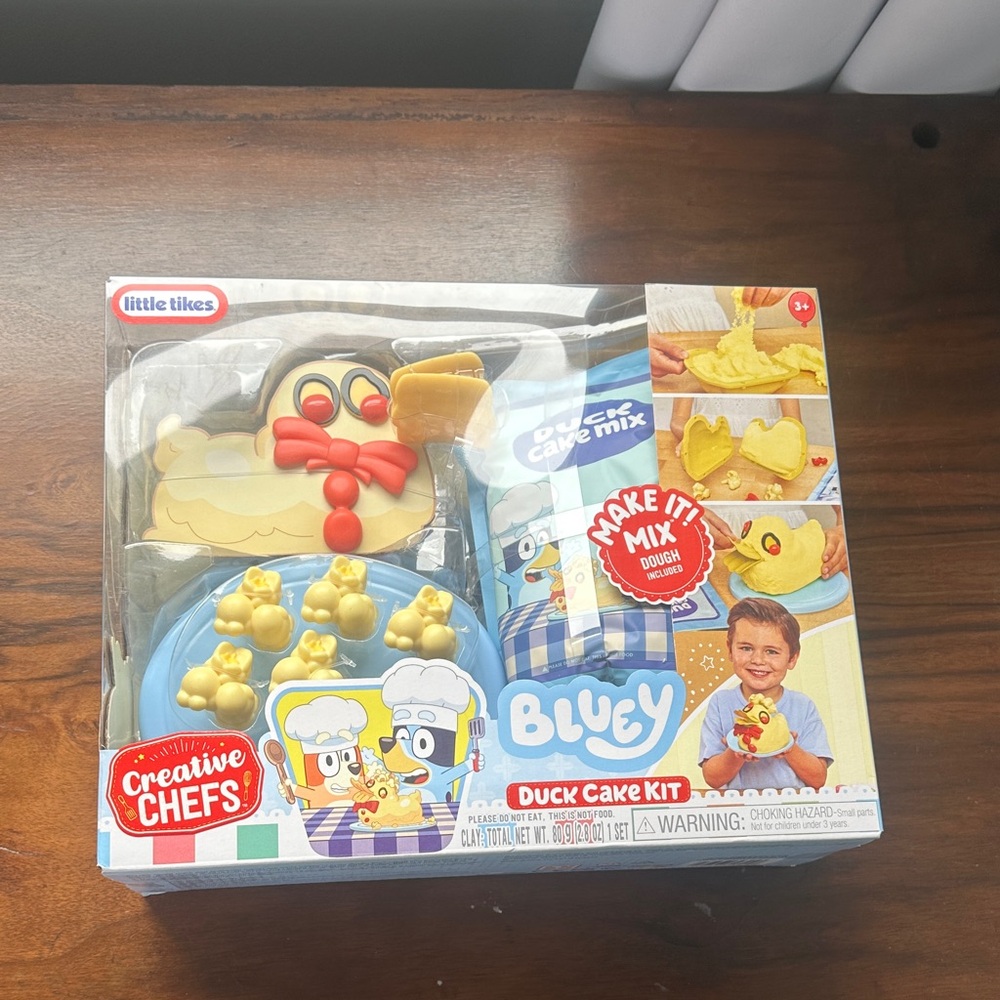 Bluey Duck Cake Kit - Yellow Play Dough Baking Set